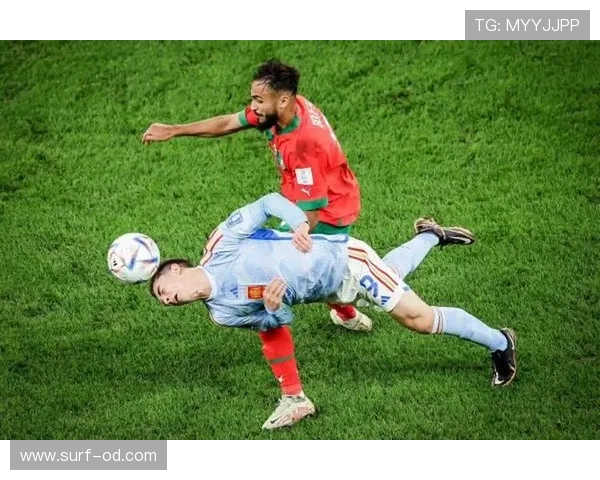 德容与加维：年轻中场战术角色及比赛影响力对比分析