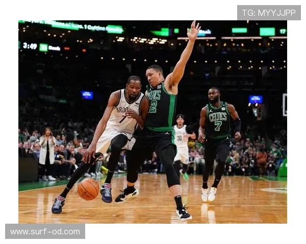 格兰特·威廉姆斯三分高效拉开空间提升球队挡拆成功率