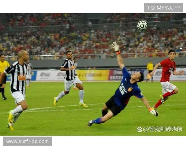 观众干扰比赛时裁判如何判罚，规则到底怎么看？