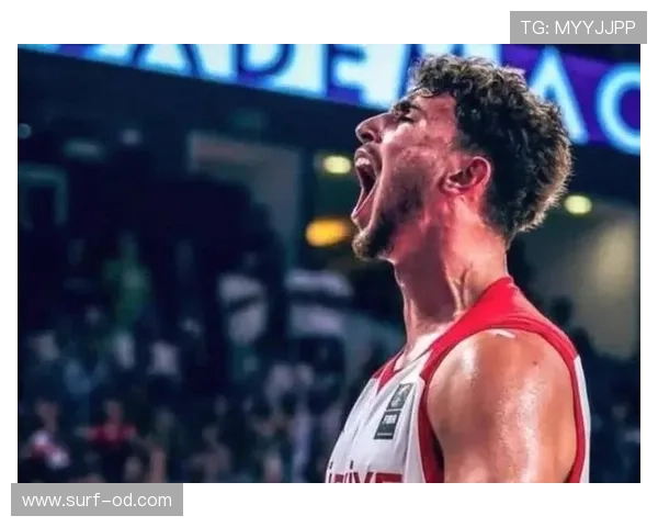 申京利用挡拆制造内线错位提升篮下得分效率对比新秀表现明显提升